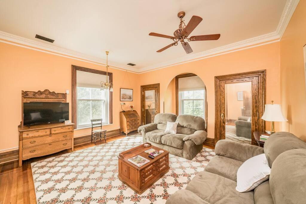 Peaceful Easy Feelings - King Sized Bed - Sleeps 2 Apartamento Lynchburg Exterior foto