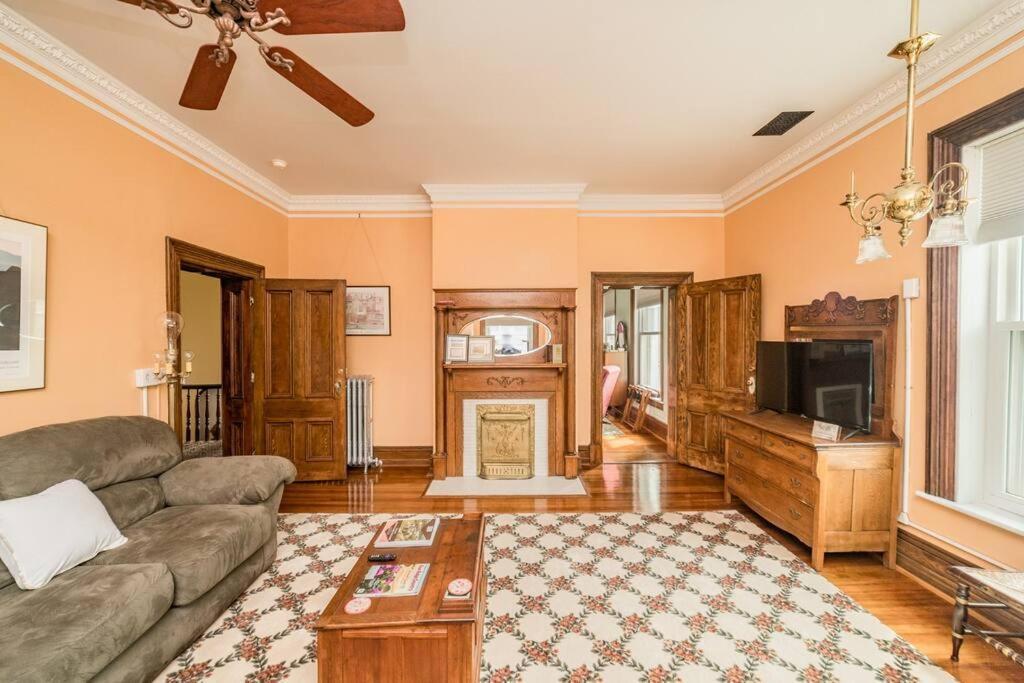 Peaceful Easy Feelings - King Sized Bed - Sleeps 2 Apartamento Lynchburg Exterior foto